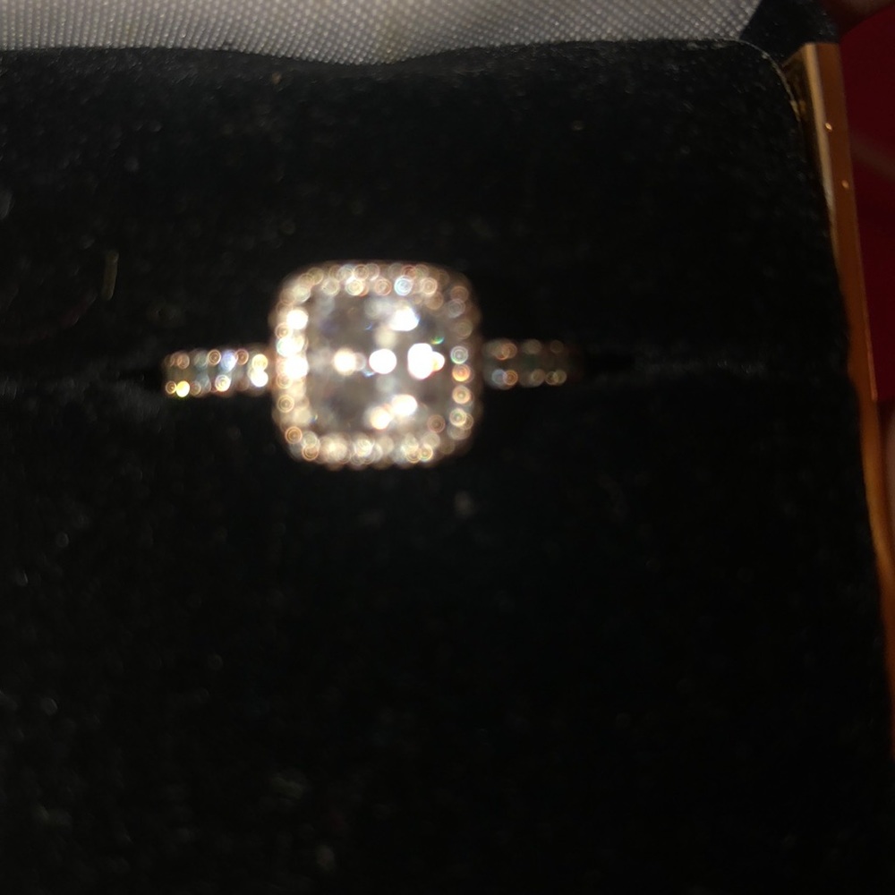 Ring - Picture 1 of 3